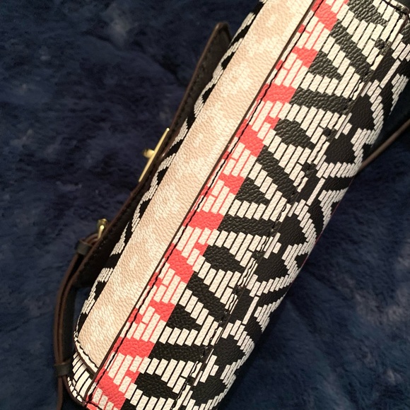 Liz Claiborne NWT LC Janet Crossbody Mayan Temple Red - Picture 6 of 10